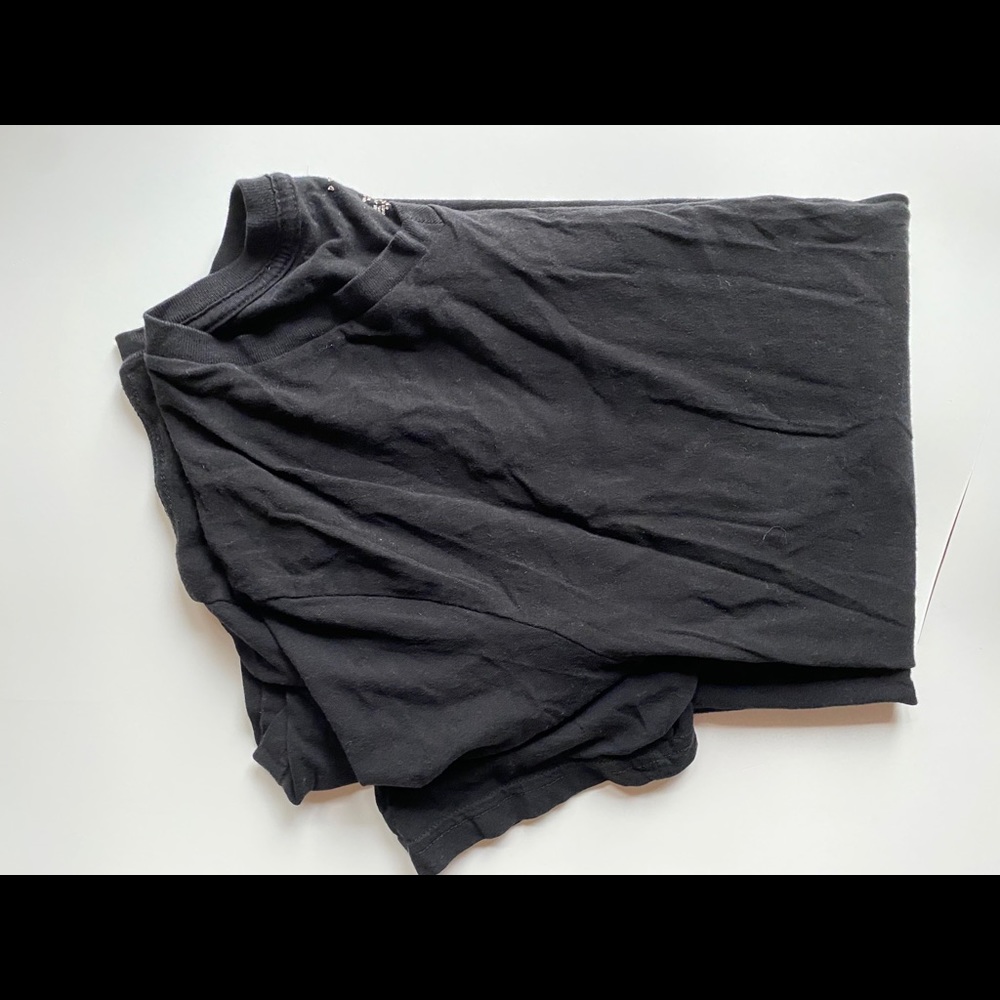 Men’s black t shirt